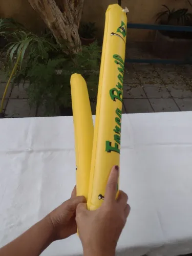 Bastão inflável bate bate da copa serve para decorar e comemorar 