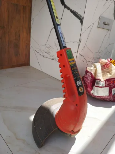 Roçadeira elétrica