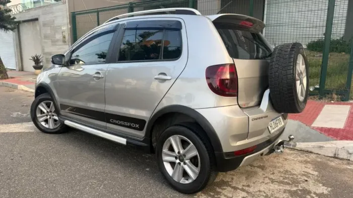 Volkswagen Crossfox 1.6 MI Total Flex 8V 5P 2011