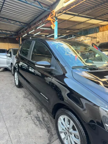 Volkswagen Fox Comfortline 1.0 Flex 8V 5P 2015