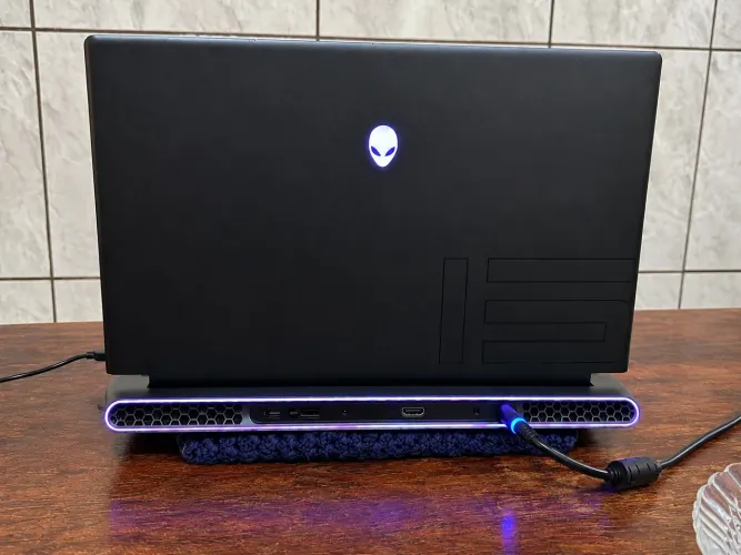 Alienware m15 r6