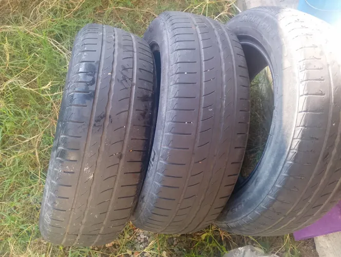 Vendo 3 pneus 17 barato 180 reis os 3