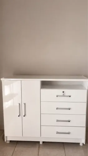 Cômoda branca