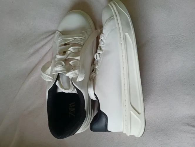 Tenis zara