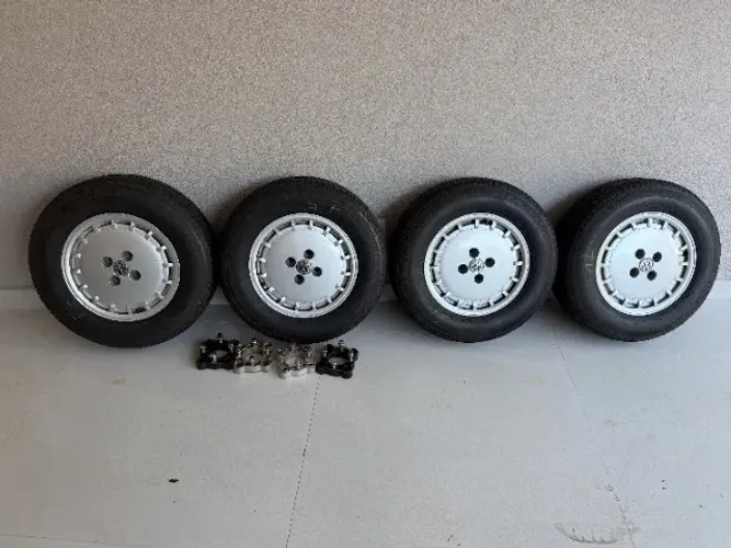 Jogo de Rodas Tipo Ralo aro 14 com Pneus 185/70 R14 para linha VW