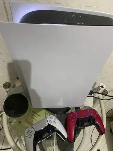 Ps5 intacto com dois controles e jogos