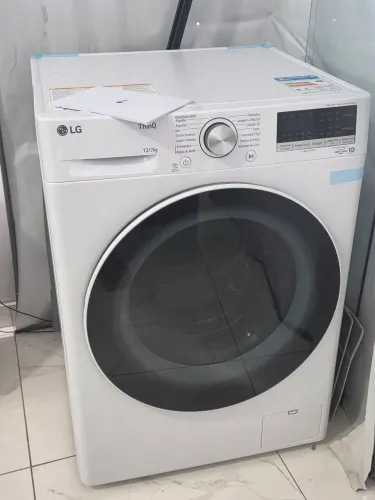 Máquina lava e seca LG 7/12kg