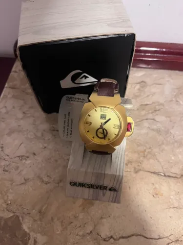 Relógio quiksilver foxhound gold