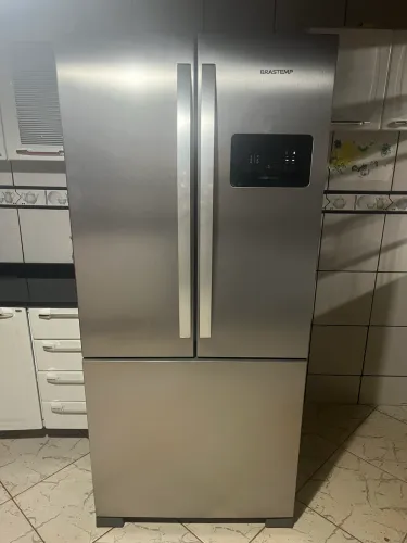 Geladeira Brastemp inox semi nova 