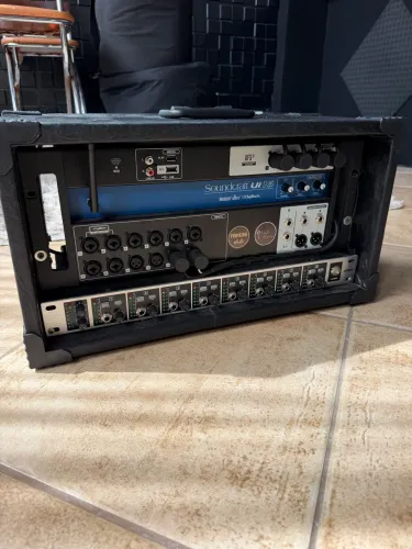 Mesa Soundcraft UI16 digital com case
