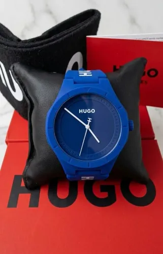 Relógio Hugo Boss novo sem uso analiso trocas