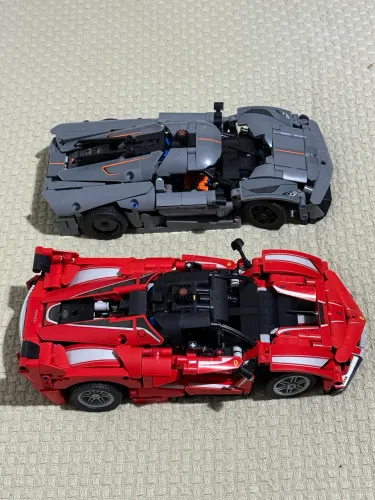 Combo LEGO Technic Ferrari FXX K 42212 e Koenigsegg Jesko 42173 montados