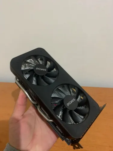 Placa de Vídeo AMD Radeon RX 570 8GB - Perfeito Estado