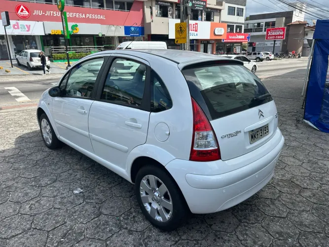 Citroen C3 GLX 1.4/ GLX Sonora 1.4 Flex 8V 5P 2012