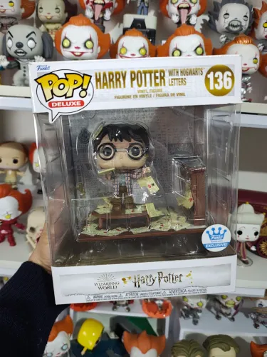 Funko Pop Harry Potter - Harry Potter With Hogwarts Letters - #136