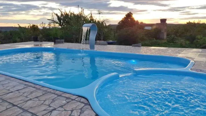 Piscina de fibra instalada 8.50 x 3.70 COMPLETA COM LED CASCATA E ESPERA AQUECEDOR
