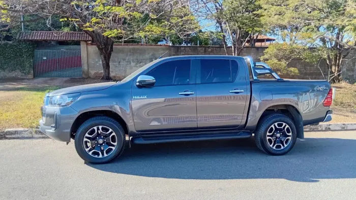 Toyota Hilux CD SRV 4X4 2.8 TDI Diesel Aut. 2022