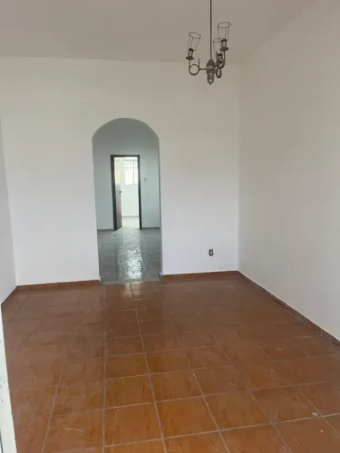 Casa para Locação em Contagem, Jardim Industrial, 4 dormitórios, 2 banheiros, 2 vagas