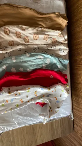 LOTE ROUPA DE NENÉM - UP BABY & CARTER?S