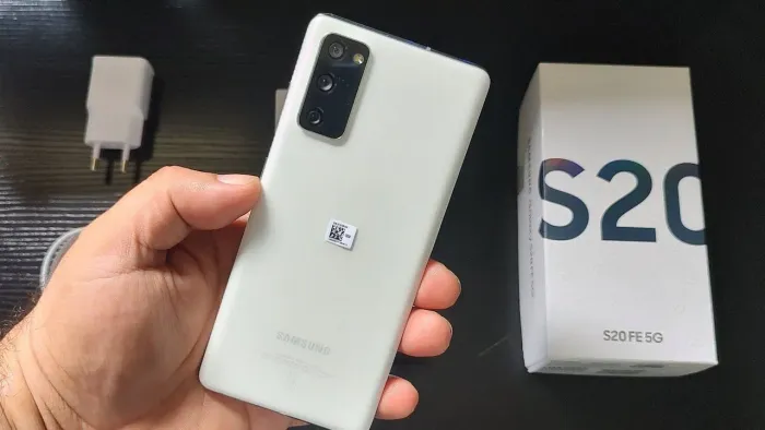 Samsung Galaxy S20 FE 5g Snapdragon 128gb novo, ainda no adesivo