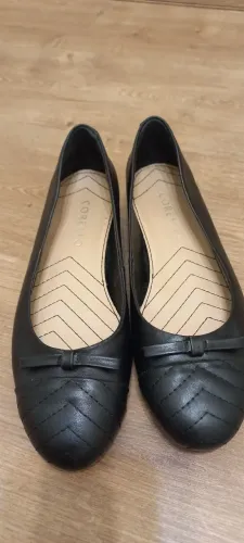 Sapatilha preta da Corello 
