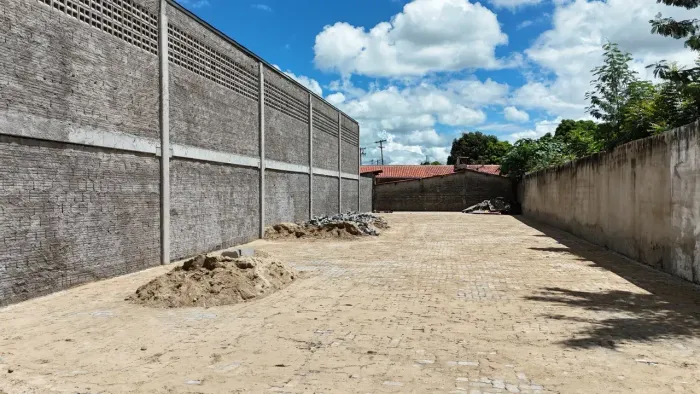 TERRENO COMERCIAL NO CENTRO DE MOSSORÓ/RN  PRONTO PARA USO