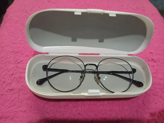 Armação de óculos com lentes de descanso