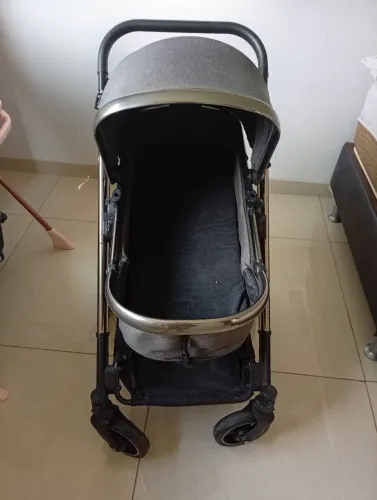 Carrinho / bebê conforto/ banheira completa