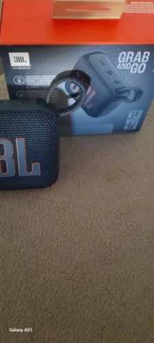 Jbl gol 4 novo na caixa ?