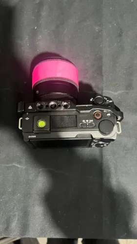 ZVE 10 MARK 2 4K 60 FPS - COM CARTAO LEXAR V60 - CAGE INCLUSO