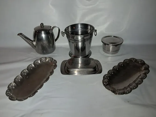 Kit metais" bule, mantegueira, açucareiro, balde de gelo, bandejas...