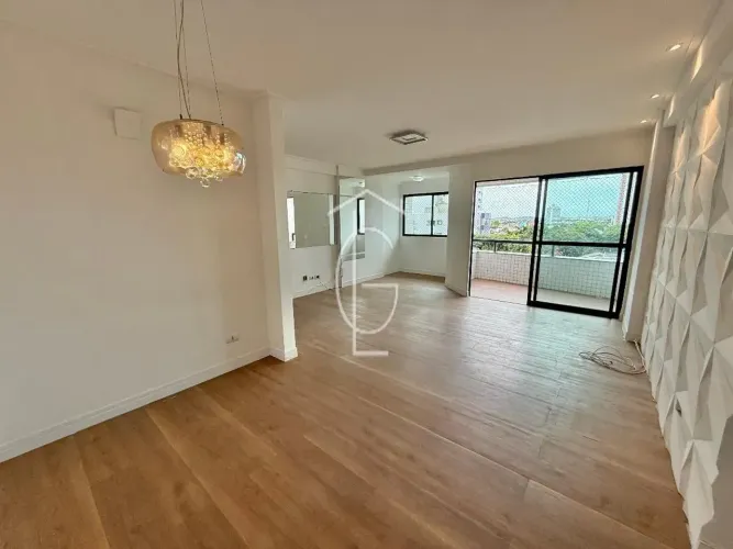 Lindo apartamento de 105 m², reformado, próximo da Praça do Rosarinho
