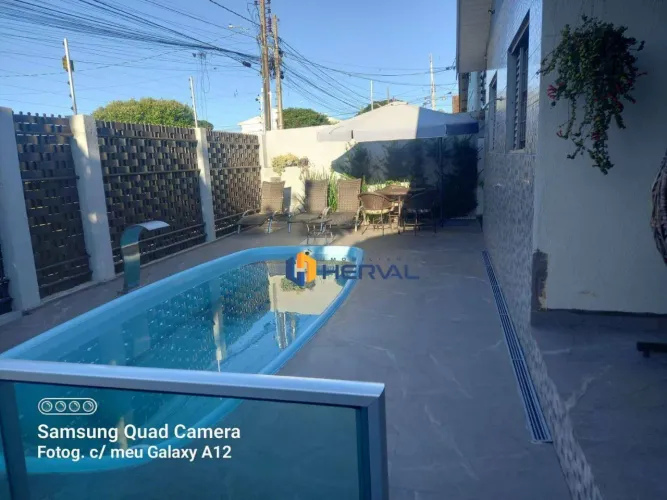 Vende-se Casa + Cozinha Industrial no Bairro Branca Vieira Maringá