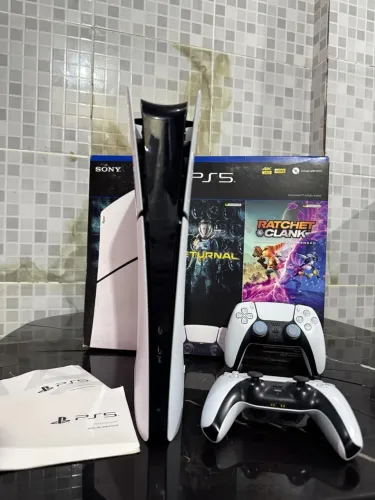 Ps5 slim digital 1Tb com 2 controles e caixa novíssimo