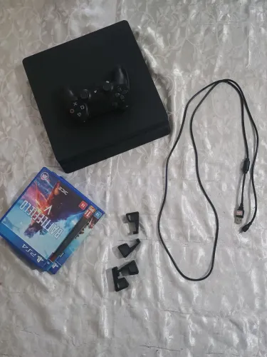 PlayStation 4 Slim 1TB Com 3 jogos  (Limpeza Feita)