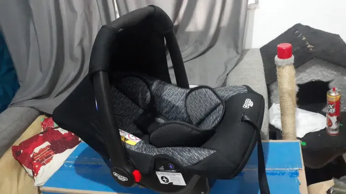 Carrinho de bebê + bebê conforto