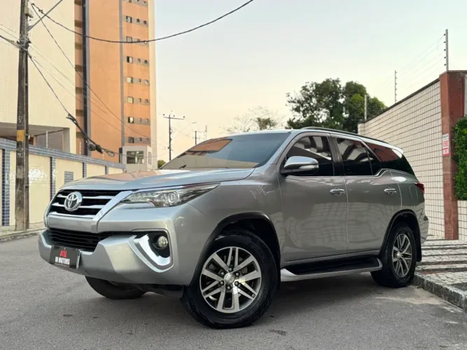 Toyota Hilux SW4 SRX 4X4 2.8 TDI 16V Dies. Aut. 2016