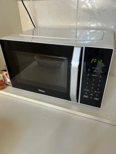 Microondas PRATICAMENTE NOVO
