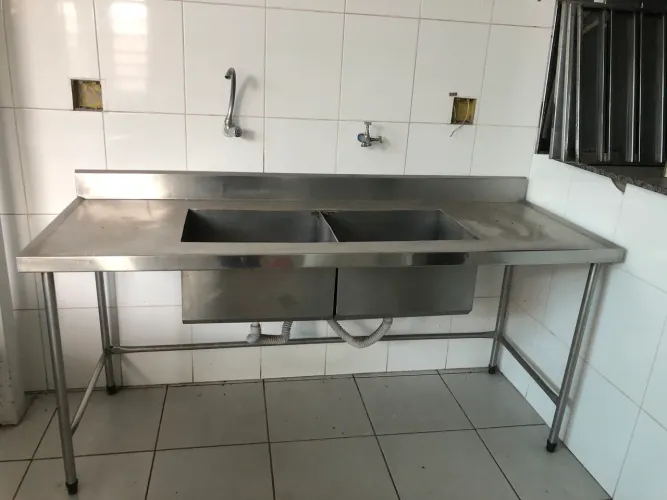 Pia de inox com duas cubas 1,87X70CM