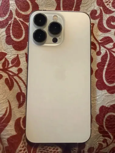 iPhone 13 Pro branco 256g sem detalhes
