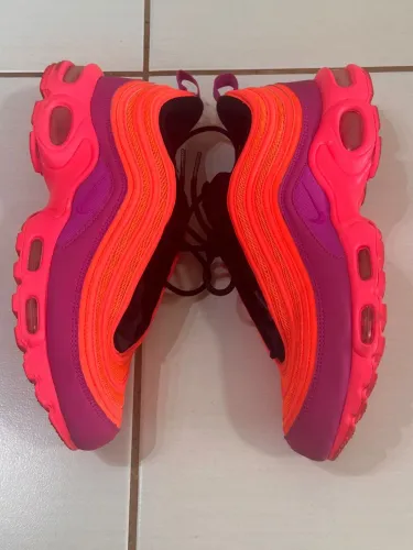 NIKE AIR MAX