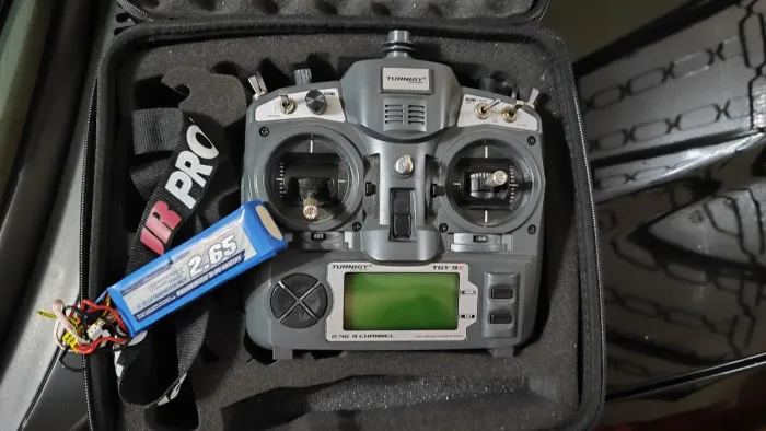 Rádio Turnigy 9x com receptor e bateria 