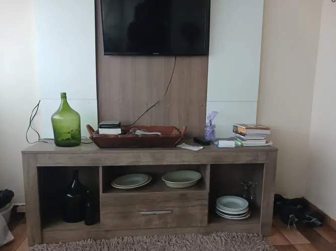 Rack para TV Moderno - Muito Conservado -