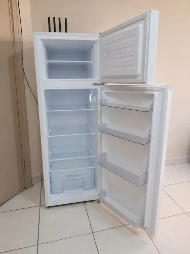 Geladeira TCL 300 Litros