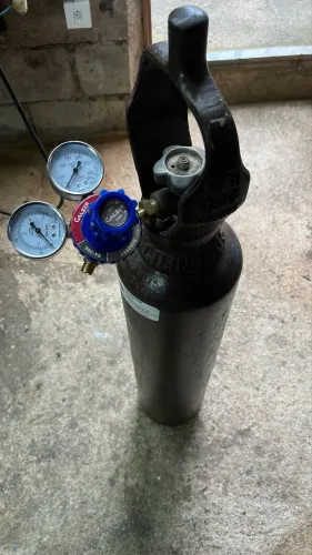 Cilindro para solda MIG/TIG com manômetro Galzer novo