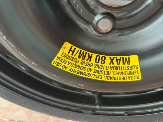 Pneu estepe byd, onix, macaco e chave de roda aro 16