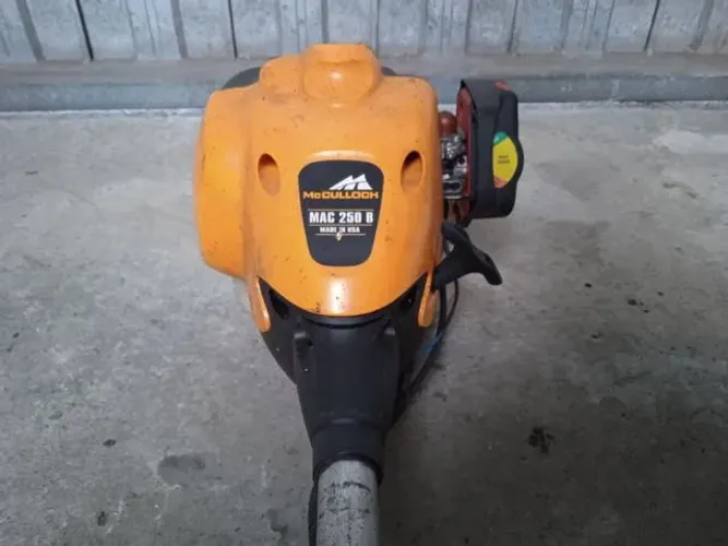 Roçadeira a gasolina ? R$280.00 ? precinho pra vender rápido 