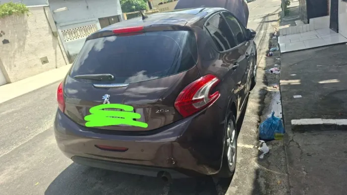 Peugeot 208 Allure 1.5 Flex 8V 5P 2014