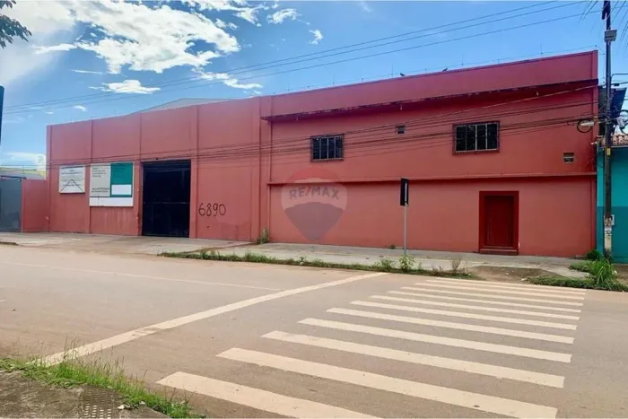 Oportunidade para Negócios de Grande Porte: Galpão Comercial com 2.200 m²