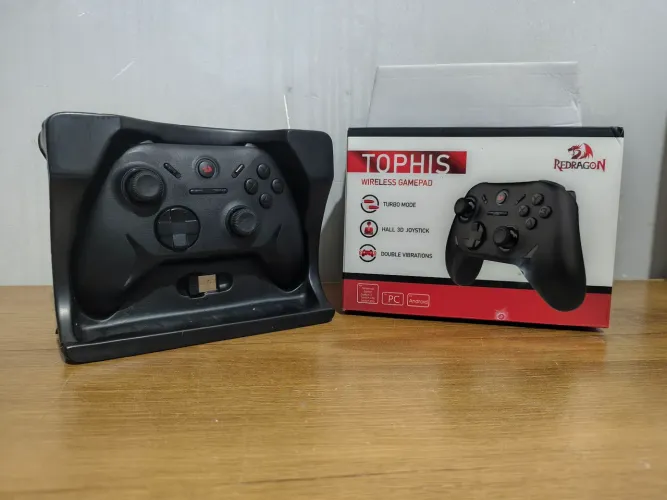 Controle Sem Fio Redragon Tophis G821 - Hall Effect (PC, Switch, Android) Na Caixa